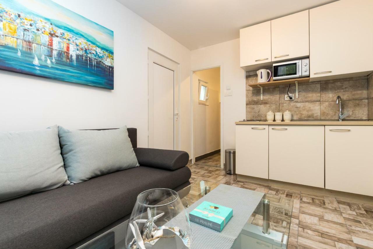 Apartment Stari Dvor Kastela Exterior photo